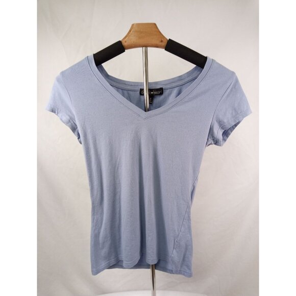 Bundle of Two (2) Derek Heart Women's Short Sleeve Grey & Purple Tops Medium - Picture 8 of 13